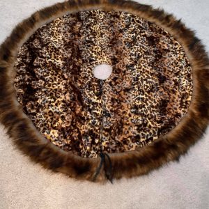 Luxury Fur-inspired Tree Skirt